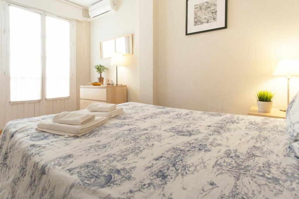 Plaza De Santa Cruz Apartment Seville Ngoại thất bức ảnh