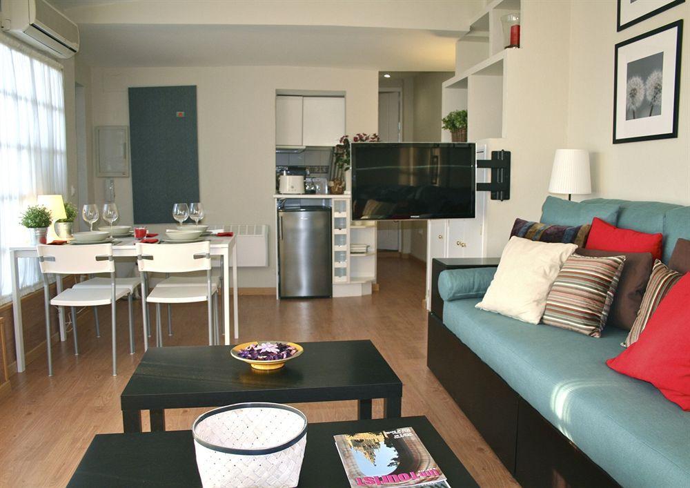 Plaza De Santa Cruz Apartment Seville Ngoại thất bức ảnh
