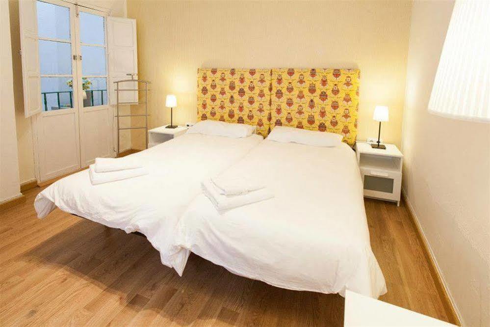 Plaza De Santa Cruz Apartment Seville Ngoại thất bức ảnh